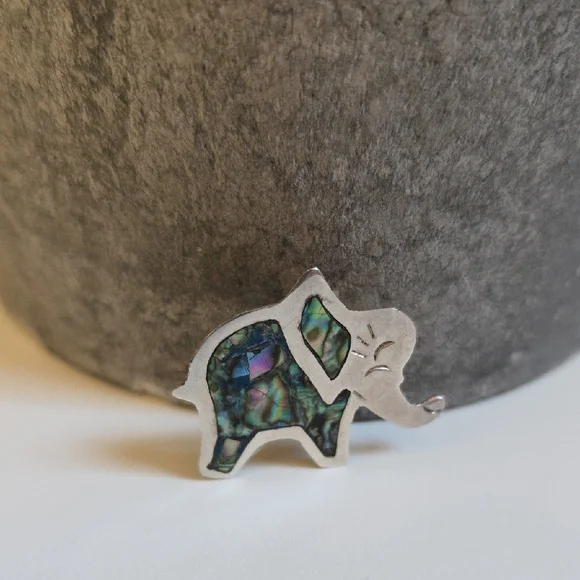 Sterling Elephant Brooch with Abalone Inlay - Picture 1 of 7